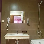 Mountain Paradise By The Walnut Trees מלון 4*