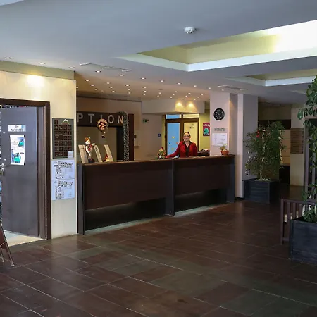 Отель Mountain Paradise By The Walnut Trees 4*