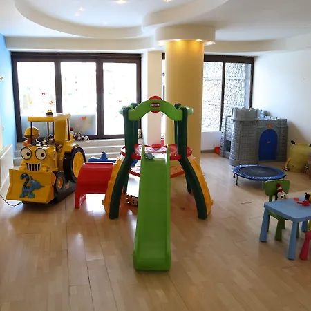 Mountain Paradise By The Walnut Trees