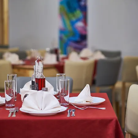 Mountain Paradise By The Walnut Trees 4*