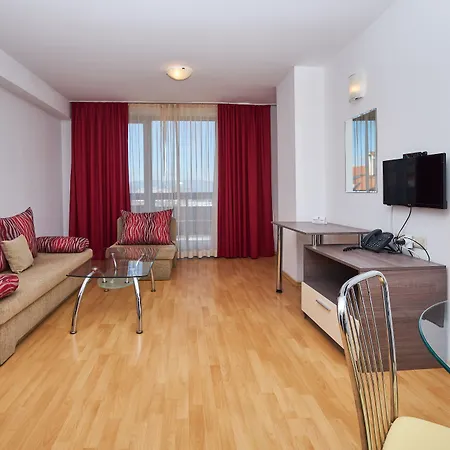 Mountain Paradise By The Walnut Trees 4*