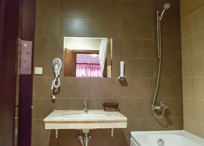 Mountain Paradise By The Walnut Trees Hotel 4*